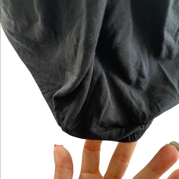 Sleeveless top with chain detailing - Picture 2 of 4